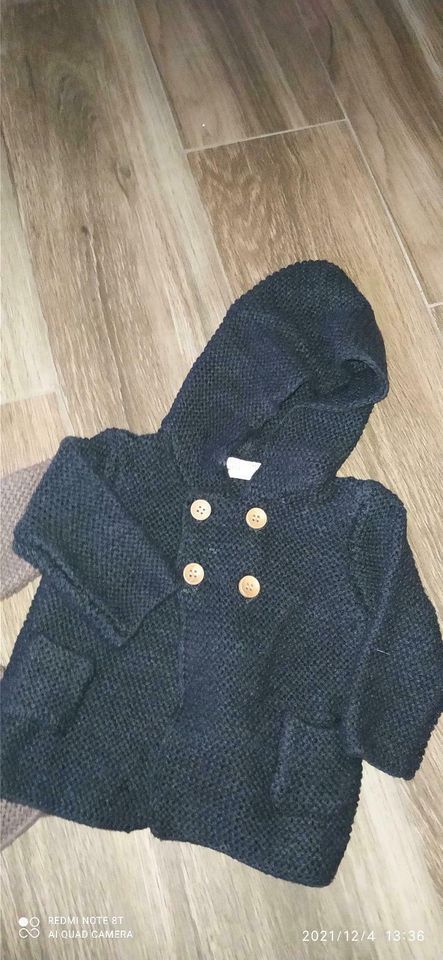 Zara Strickjacken Babyjacke Kinderjacke Gr. 62 top in Neuenbrook