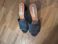 Sandalen in Flechtoptik von & Other Stories Düsseldorf - Unterbach Vorschau