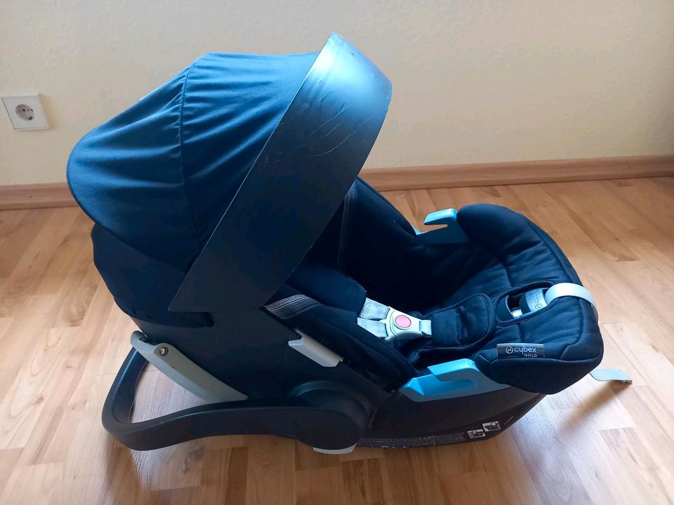 Baby Schale Cybex Gold inkl. Isofix Base in Oberkirch