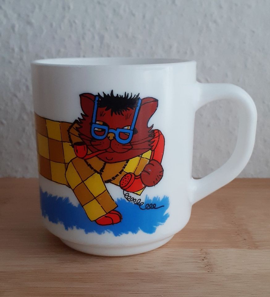 Arcopal France Tasse *Kater von Welt* Opalglas/Milchglas Vintage in Augsburg