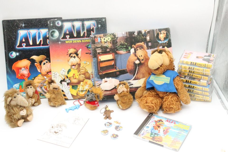 27x Alf Klemmfiguren Puzzle Bücher Kassetten Sammlung Alien 80er in Schrobenhausen