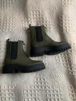 *Neu* Halbhohe Boots/ Stiefel mit Reißverschluss, khaki, Gr.40 Schleswig-Holstein - Kiel Vorschau