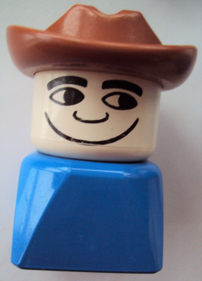 Lego Duplo 2x Auto mit Cowboy in Buesum