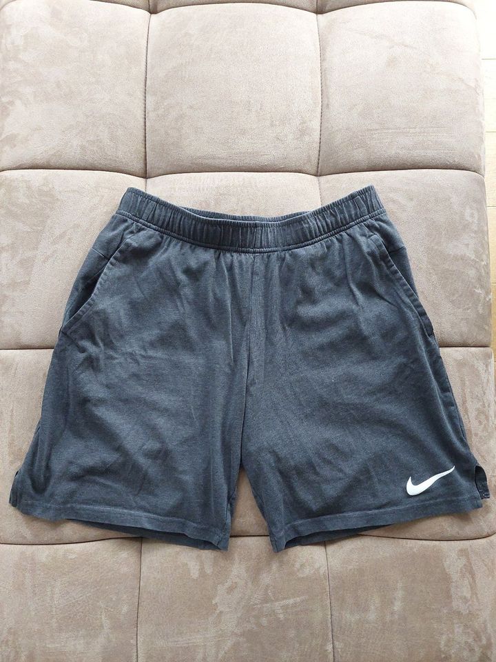 NIKE DRI-FIT Shorts - kurze Jogginghose - kurze Hose - Gr. M in Landau in der Pfalz