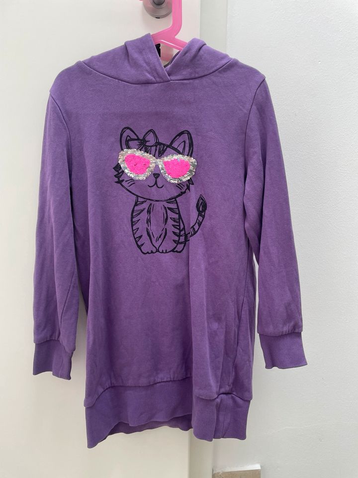 2 Sweatkleider Gr.128/134 Katze Wendepailetten Hoodie Zwillinge in Ottobrunn