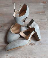 Neue Bonprix Pumps Gr. 38 grau Bremen - Hemelingen Vorschau