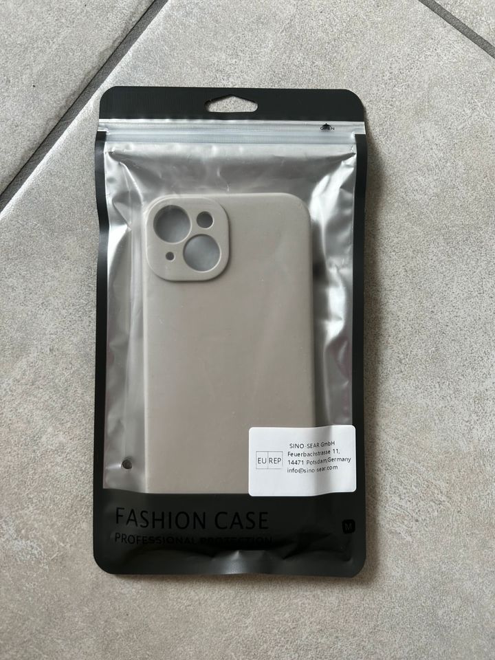 Beige iPhone 14/14 Pro Silikon Handyhülle *NEU* in Würzburg