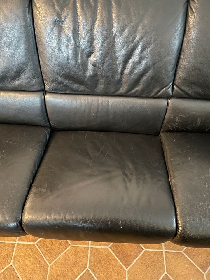 Ledercouch 2- und 3-Sitzer + Sessel schwarz in Limeshain