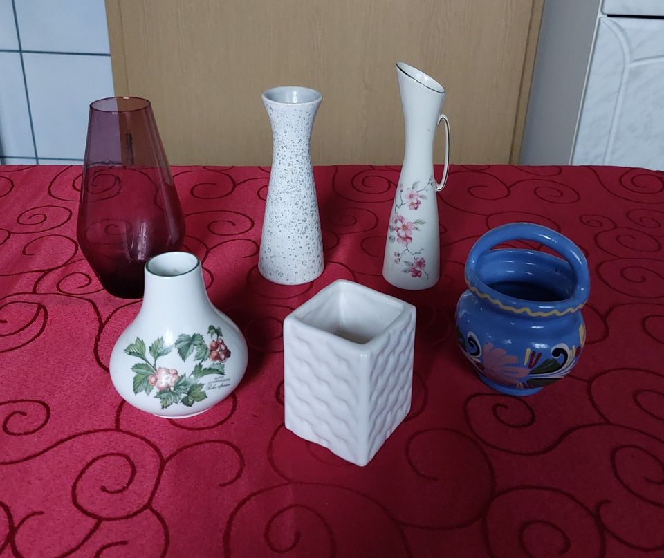 13 Vasen, verschiedene Größen, Formen + Farben in Immenhausen