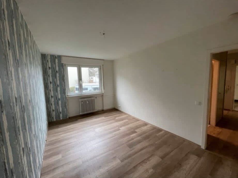 14qm Zimmer mit einer Mitbewohnerin in Wiesbaden