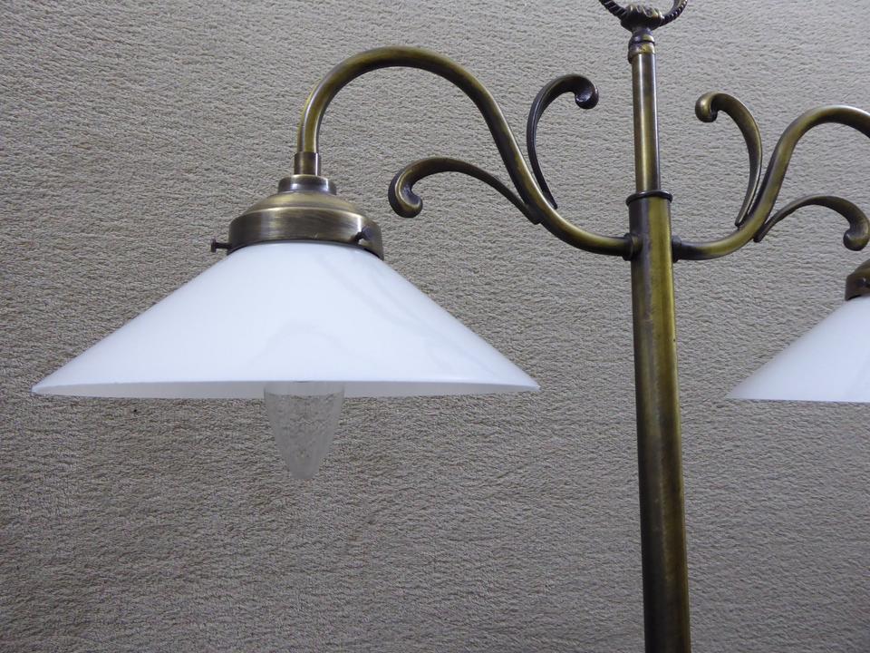 Tischlampe H. Schneider & Co. KG Messing Lampe Messinglampe in Wallersdorf