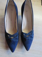 Peter Kaiser Pumps 40 Schuhe Leder blau dunkelblau Top neu Hessen - Solms Vorschau