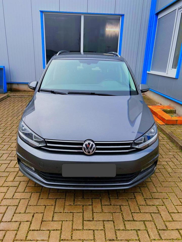 VW Touran 1,6 TDI SCR  BMT  Comfortline 7 Sitzer Start-Stopp in Arnstadt