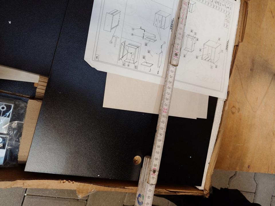 Schreibtischschrank/Nachttisch Model Three schwarz neuwertig in Rödermark