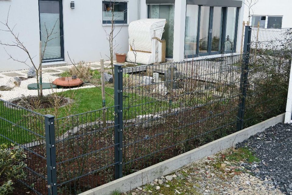 Gartenzaun Metallzaun Zaun Doppelstabmatten Gabionen Zaunpfosten in Castrop-Rauxel