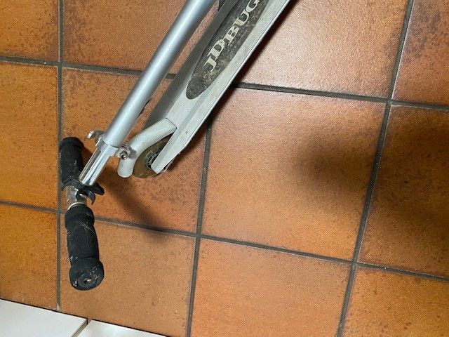 Scooter  Lenkstange klappbar  Zustand gut gebraucht in Aichwald