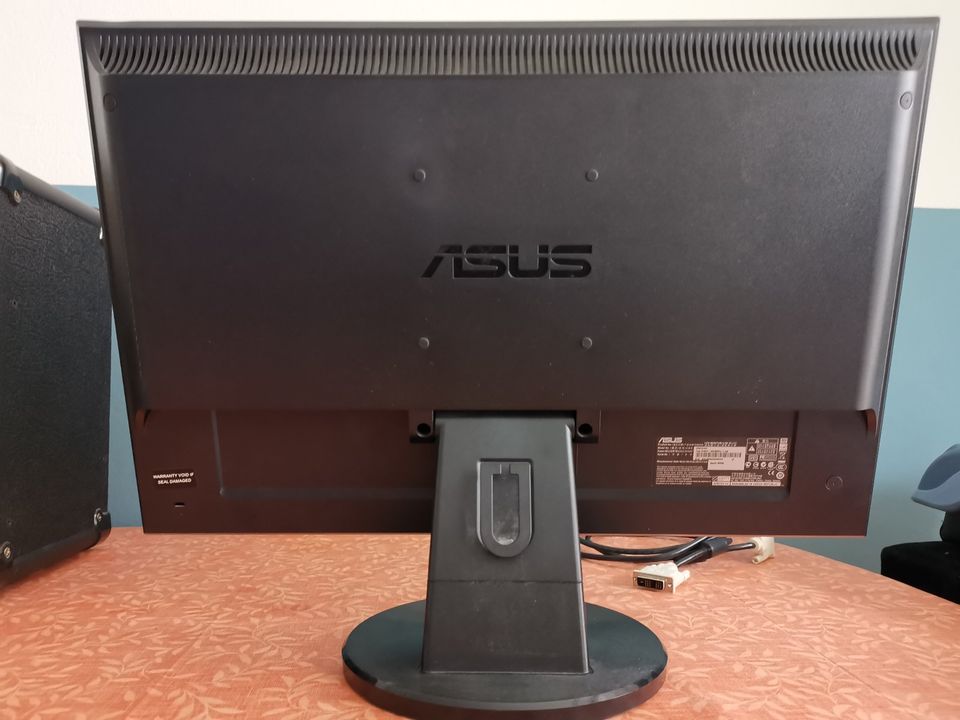 Monitor 22 Zoll 16:10 in Nürnberg (Mittelfr)