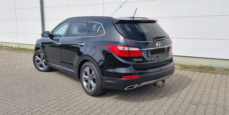 Hyundai Grand Santa Fe 2.2 CRDi 4WD 7 Sitze in Oranienburg