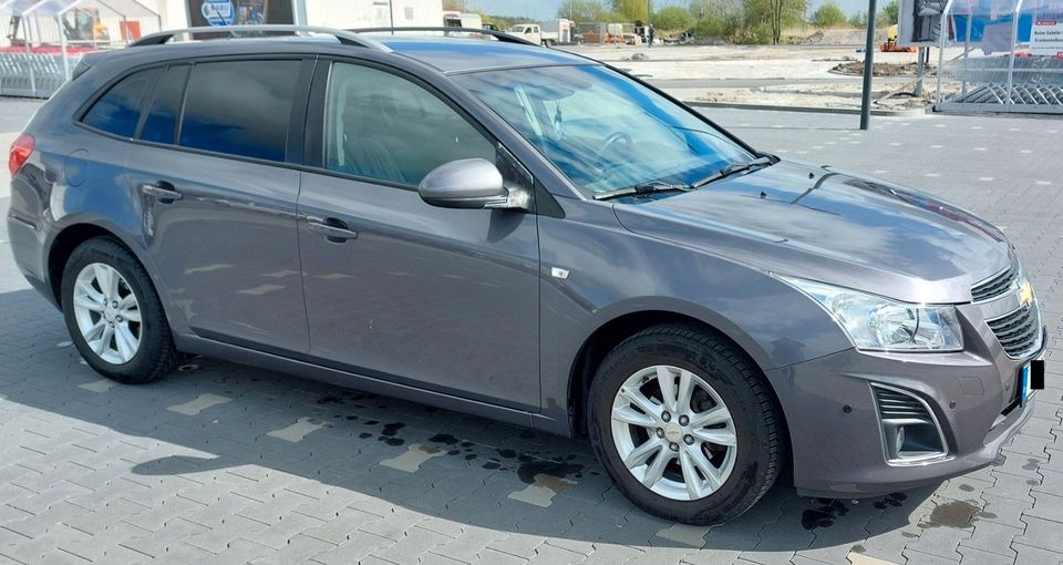 Chevrolet Cruze Station Wagon 1.6 LS+ in Campen