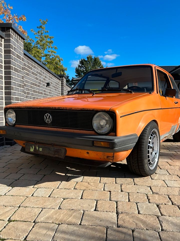 Golf 1 Mandarin Orange in Diepholz