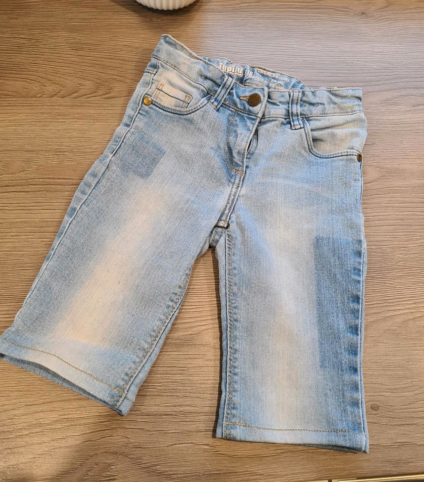 Kurze Jeanshose Gr.116 in Wardenburg