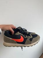Nike olive schwarz orange 41 internationalist vintage Bayern - Höchberg Vorschau