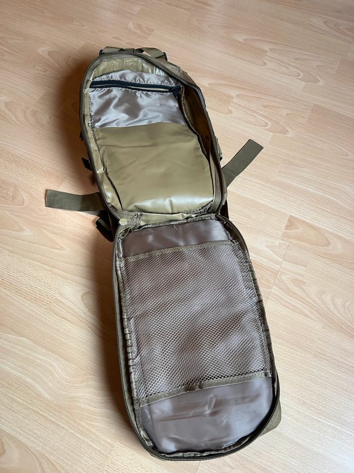 Rucksack, Army, Bundeswehr, Rip-Away Pouch,  Zelten, Wandern, in Ebermannsdorf