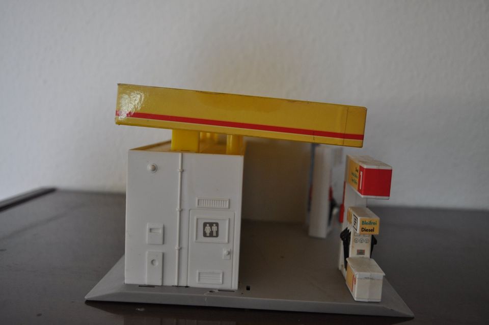 Alte Shell Tankstelle - Modell ca. 1:32 in Solingen