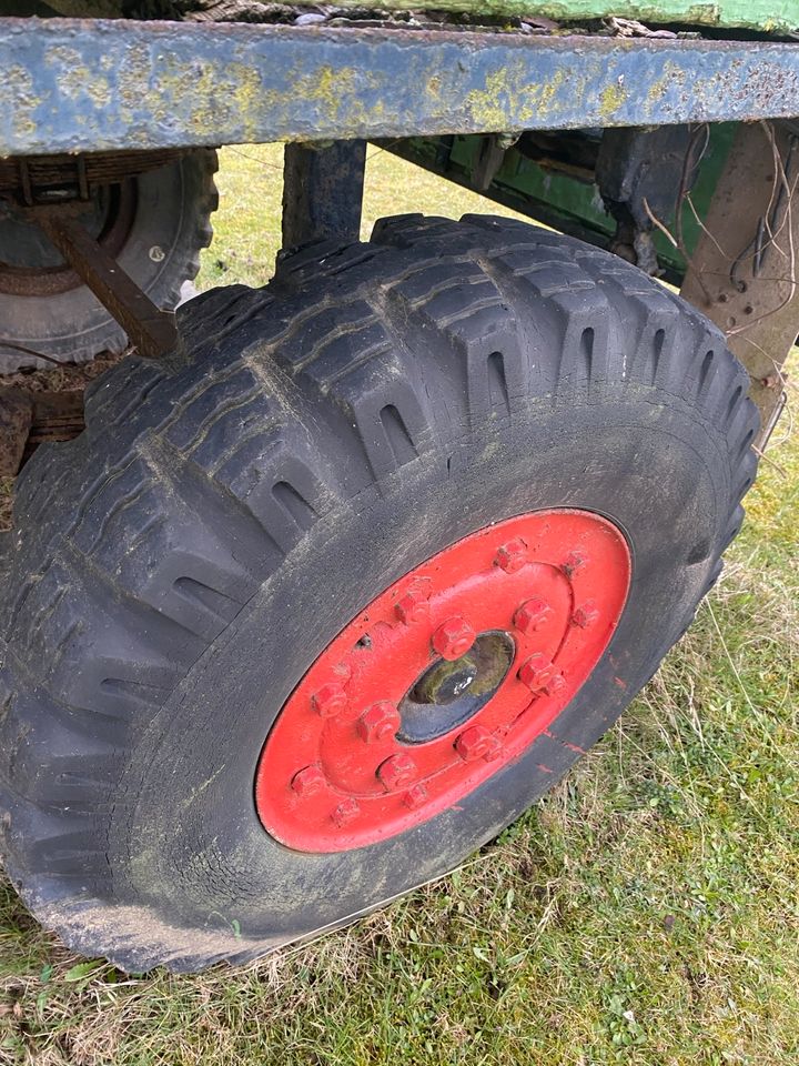 Traktor Anhänger in Immenhausen