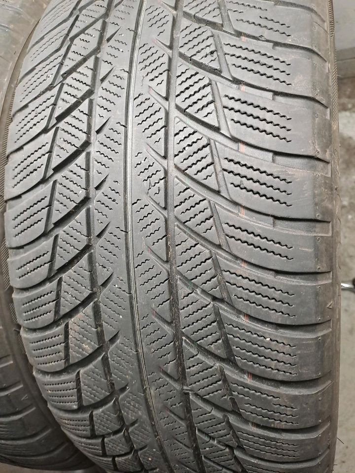 2x 225/50 R18 95H Bridgestone RunFlat Winterreifen in Böblingen