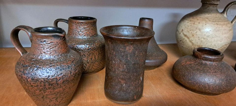 Verschiedene Vasen aus Keramik in Bielefeld