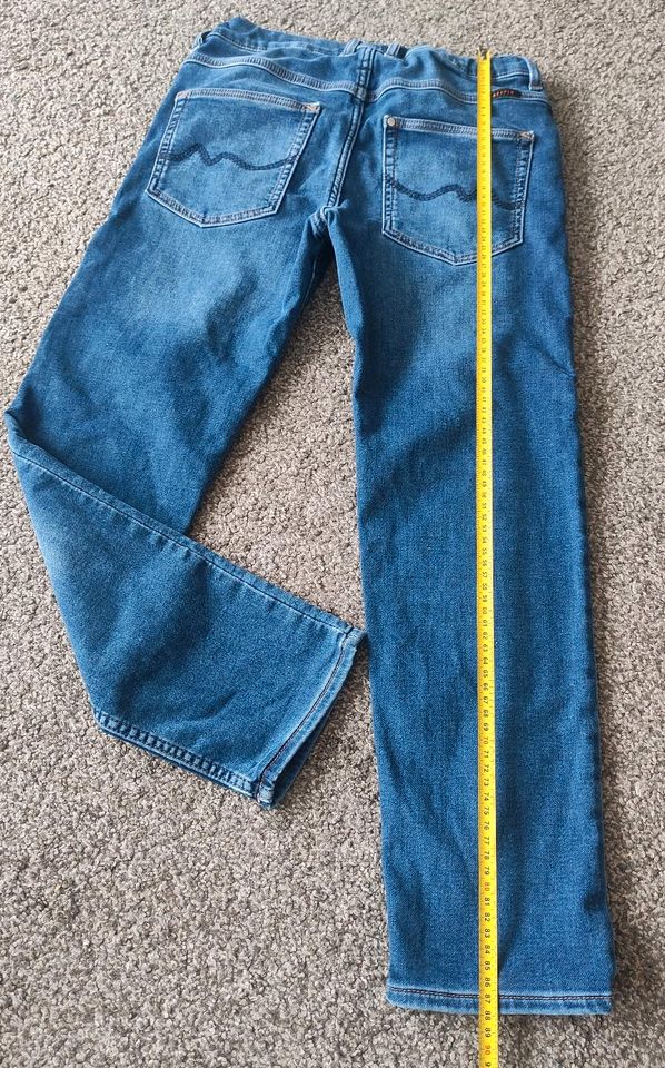 H&M sehr weiche Jeans Gr. 152 in Stuttgart