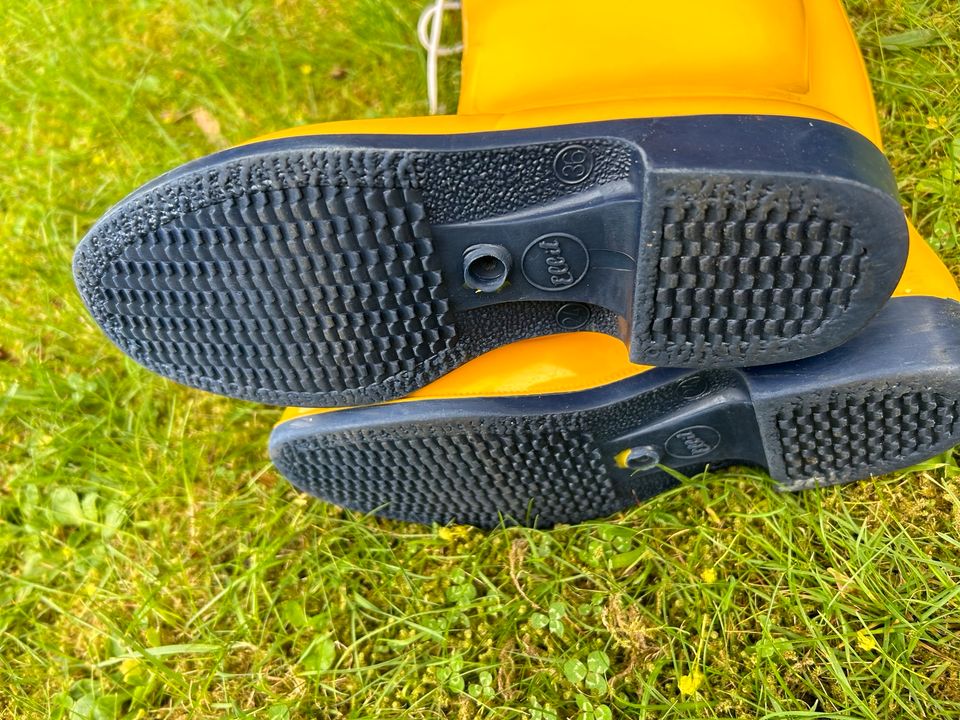 gelbe glänzende Elbit Gummistiefel Stiefel Stulpe in Visbek