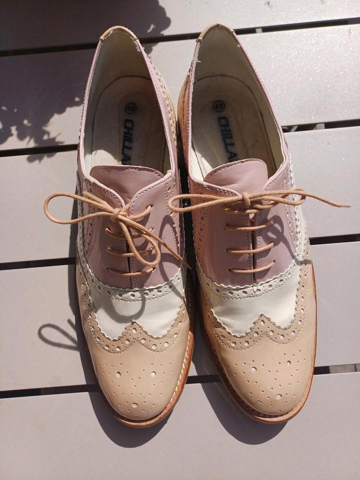 Lack Halbschuh Damen Budapester Schnüren Größe 42 von Chillany in Mönchengladbach
