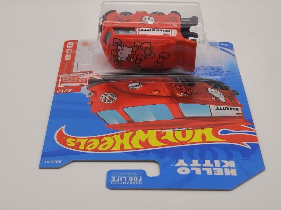 Hot Wheels 2021 Red Edition - Kool Kombi Hello Kitty - OVP in Wolfsburg