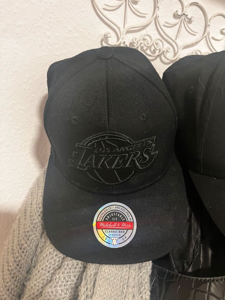 Lakers Cap in Barsinghausen