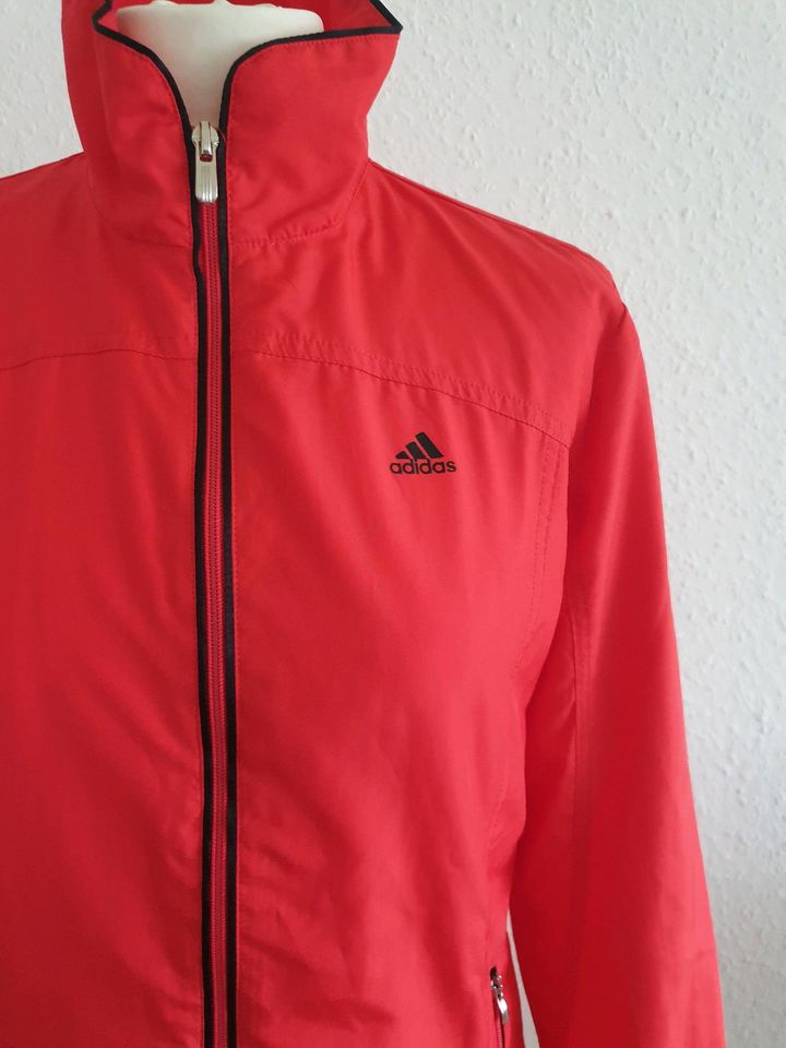Leichte Adidas Jogging-Jacke / Trainingsjacke in Warstein