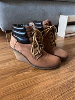 Keilabsatz Stiefeletten 37 Akira Leder Stiefel Schuhe Frankfurt am Main - Bornheim Vorschau