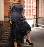 Abendkleid in nachtblau , schmalere Form aber nicht eng. Wandsbek - Hamburg Eilbek Vorschau