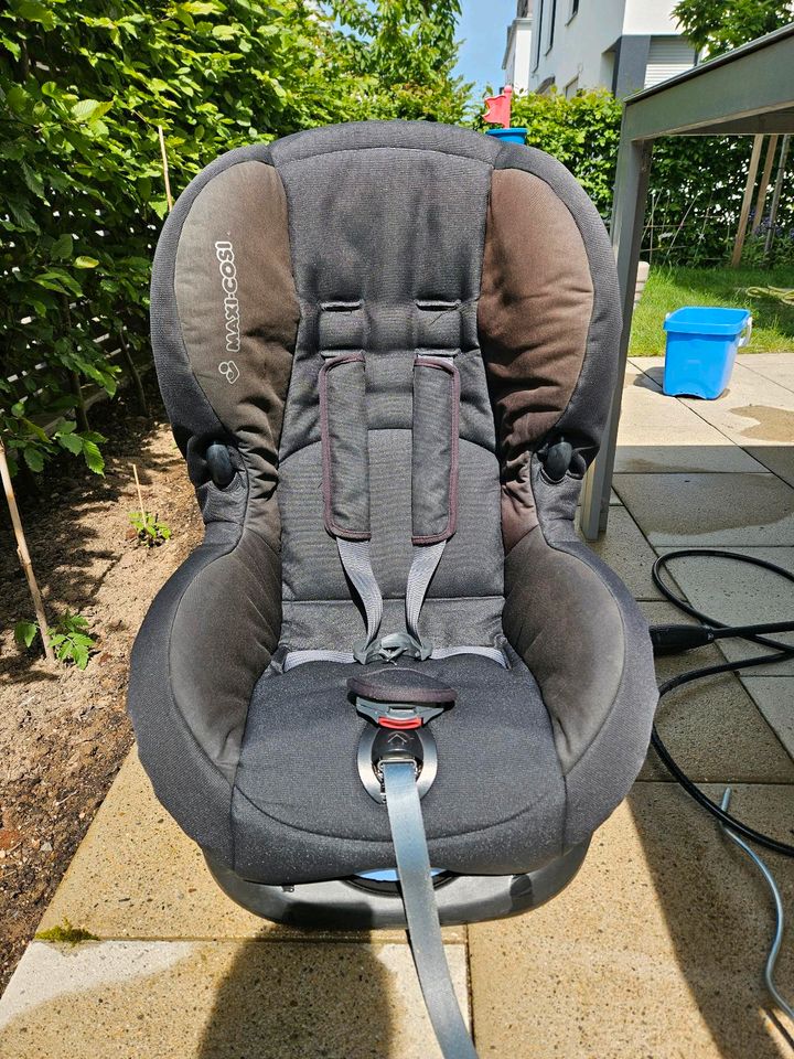 Maxi Cosi "Piori" 9-18Kg in Karlsruhe