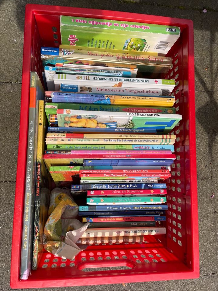 Spielzeug, Bücher und Kleidung für Kinder in Centrum