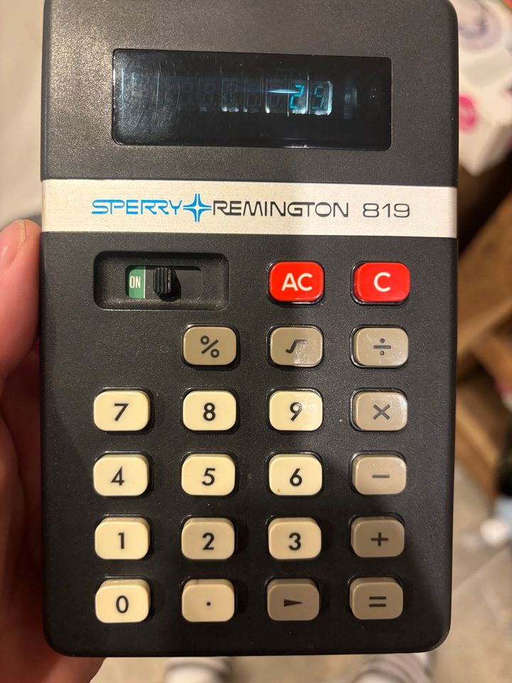 Taschenrechner Sperry Remington 819 in Köln