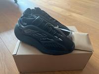 NEU Yeezy 700 V3 dark glow München - Ludwigsvorstadt-Isarvorstadt Vorschau