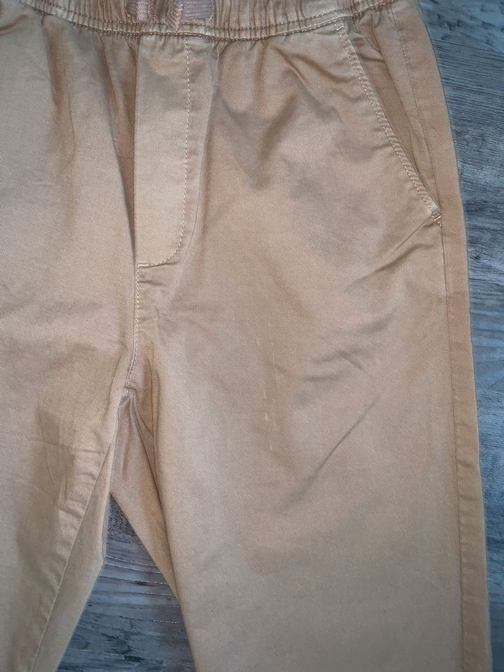 Zara gerade geschnittene Hose Jogger beige Gr. 164 *NEU* in Jörl