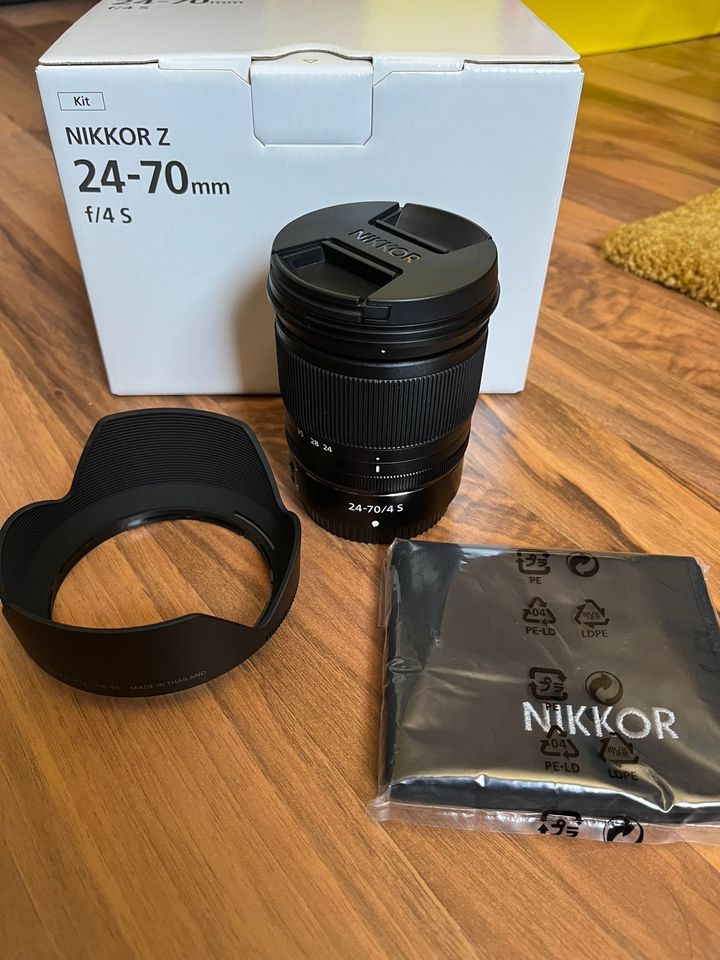 Nikon Z6 24-70mm F4 Kit plus weiteres Zubehör Neuwertig in Bielefeld