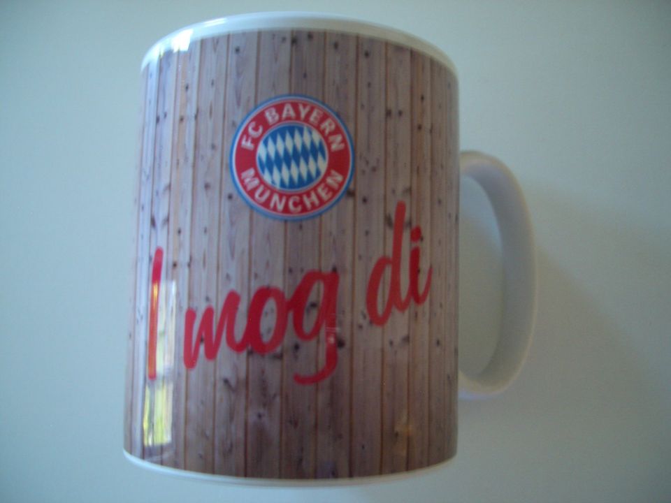 FC Bayern I mog di  Wiesn Tasse in München