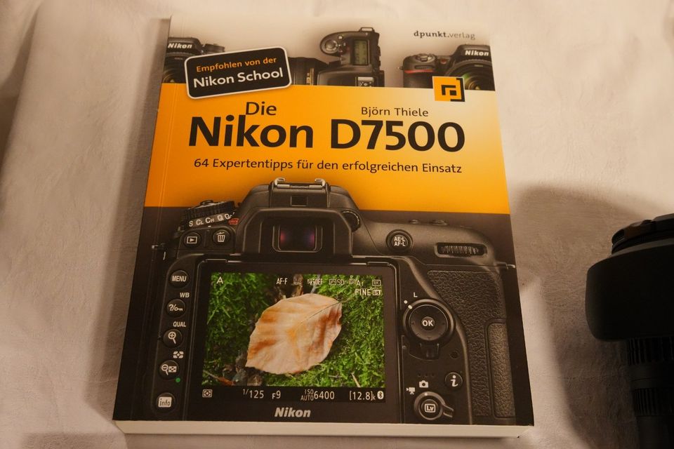 Nikon Objektive, Zubehör und Bücher Nikon 7500 (neu) in Würzburg