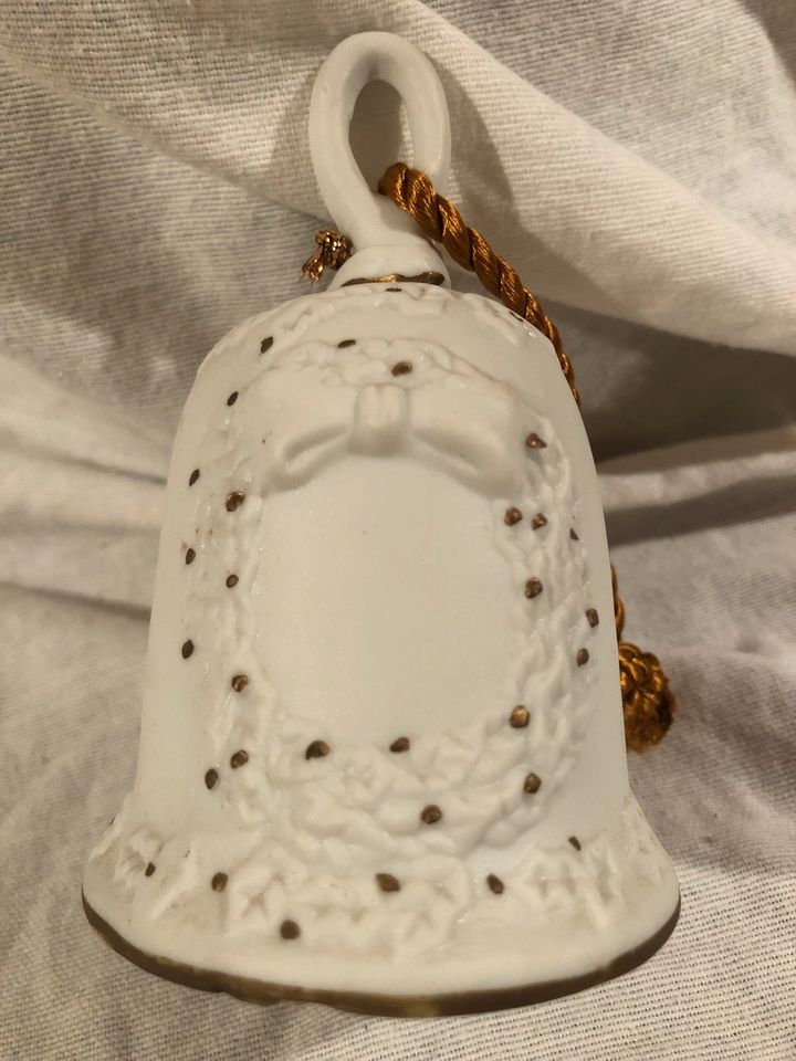 NEU: Weiße Glocken aus Keramik (2 Stück) in Hausach