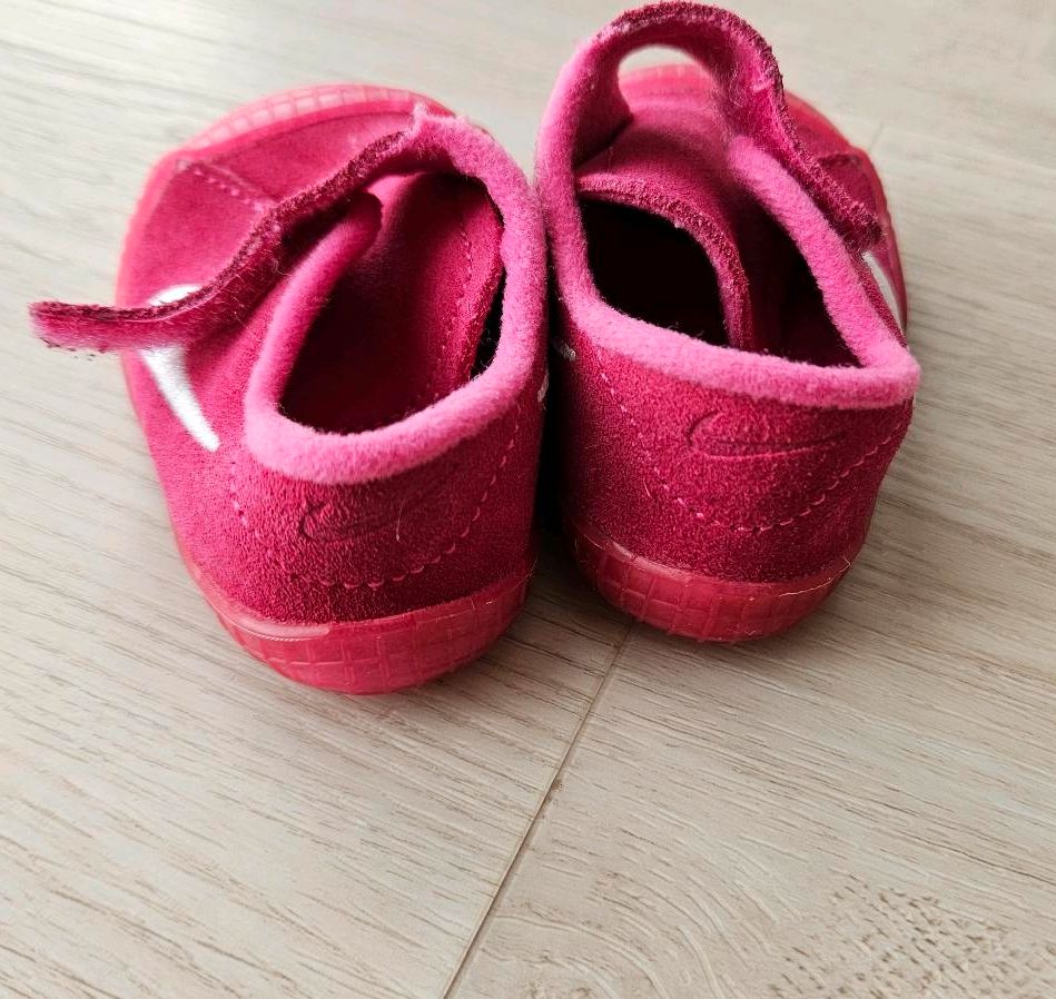 Baby Nike Schuhe erstes Laufen Laufversuche 6 - 12 Monate Gr 18,5 in Erzhausen