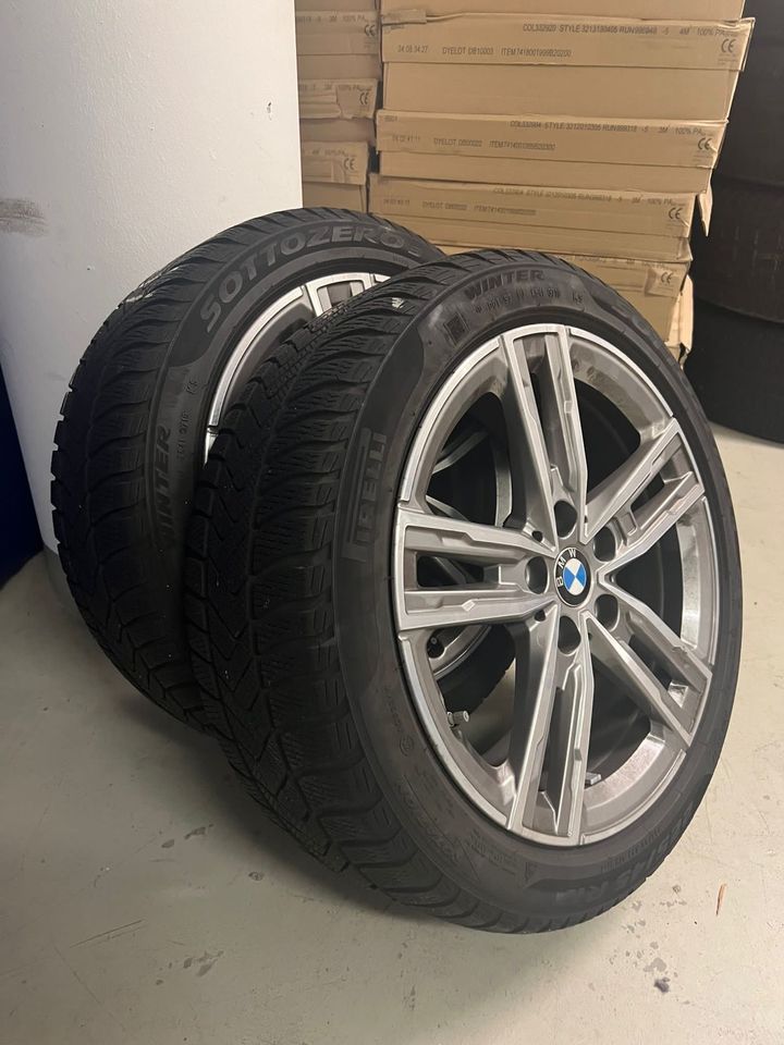 BMW,  1er, F40, Winterräder, M Doppelspeiche 550, 225/45 R17 in Wiesbaden